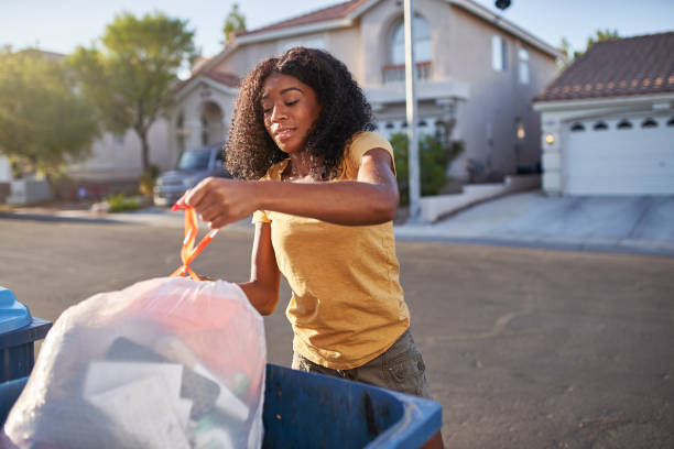 Best Yard Cleanup Services  in Lake Wazeecha, WI